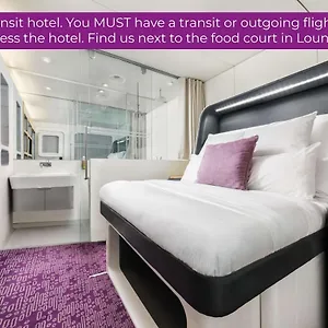 Отель Yotelair Amsterdam Schiphol Transit Схипхол